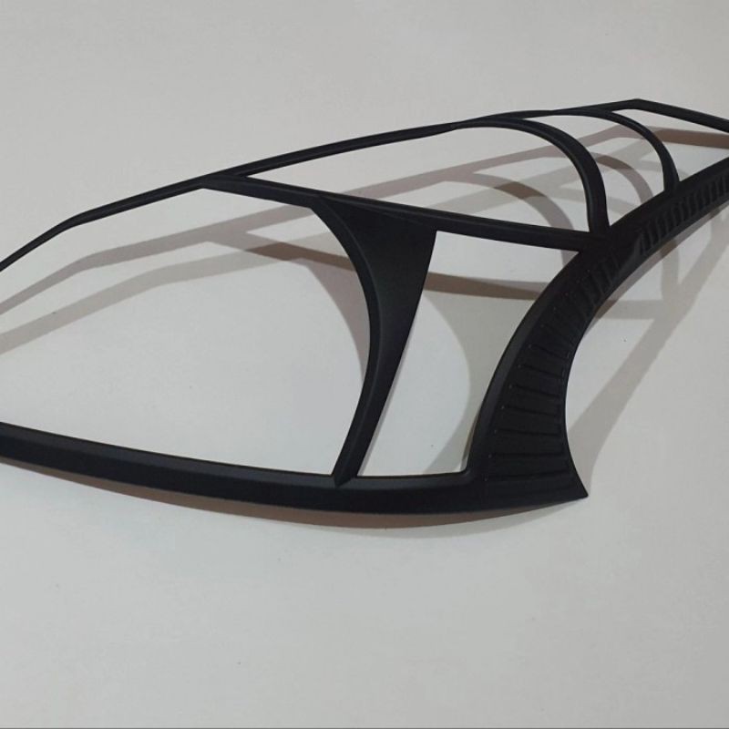 GARNISH LAMPU DEPAN ALL NEW AVANZA HITAM SET KANAN KIRI