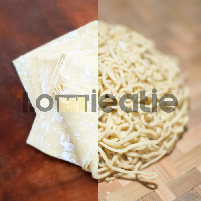 

Paket Mie Ayam Special & Kulit Pangsit
