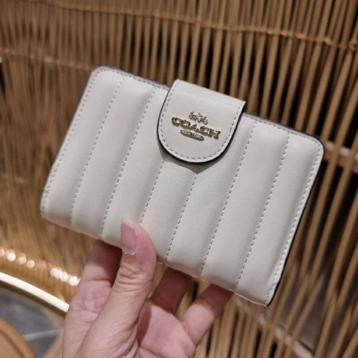 Coach Medium Corner Zip Wallet With Quilting White