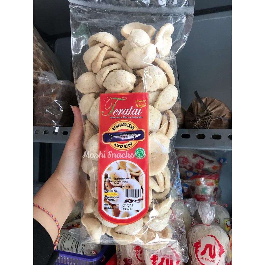 

Kemplang Bangka Oven Cap Teratai Ikan Tenggiri - Cumi 200gr / Kerupuk Kemplang Asli Bangka Halal