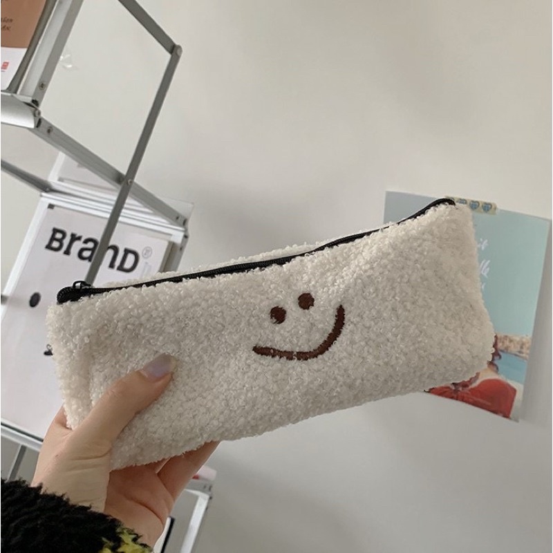 

Tempat Pensil Bulu Minimalis Aestetik Gaya Korea