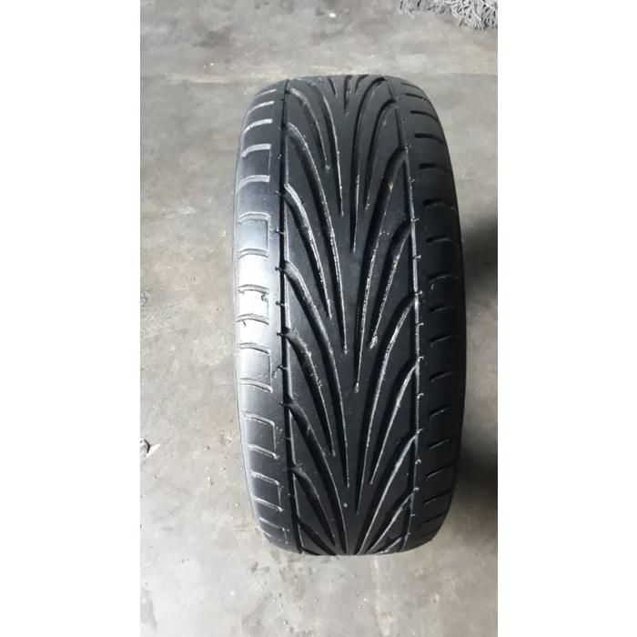 BAN TOYO ROXES TR 215/55 R16