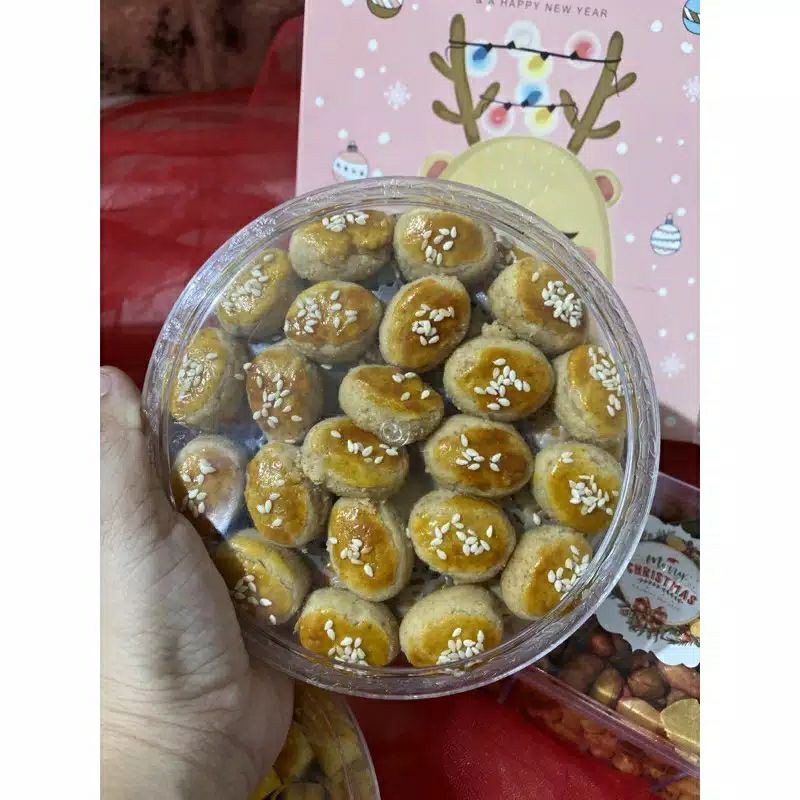 

Kue Nastar dan Kue Kacang