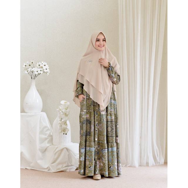 Viory dress by Jasmine