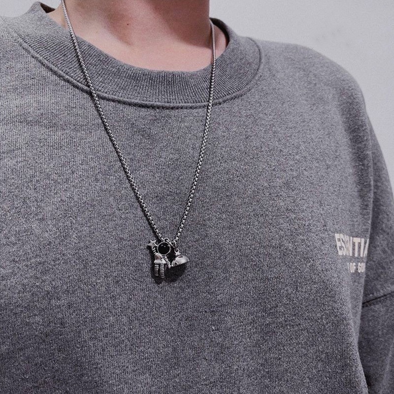 Internet selebriti gaya magnet menarik satu sama lain astronot baja titanium kalung hip hop spaceman