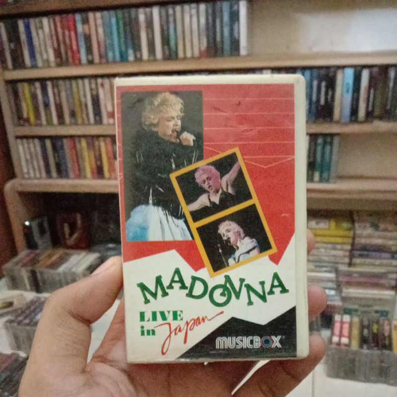 Kaset Pita Madonna - live in japan