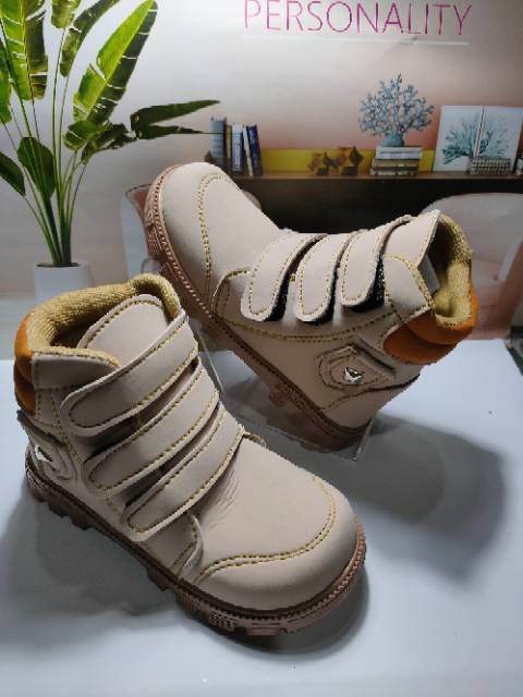 SEPATU BOOT ANAK LAKI2