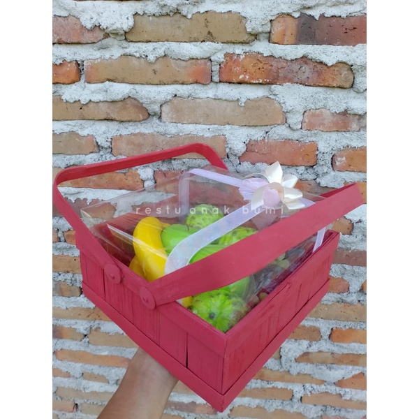 

Keranjang Parcel 25x25 Merah/hantaran/nikahan/seserahan/hampers/bingkisan/wedding/hadiah/giftbox/keranjang/wadah makanan/gift/sembako/roti/cake/nasi/catering/nasi box/food/lamaran/tradisi/craft