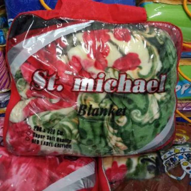 Selimut St. Michael Semi Jumbo Ukuran 200x220 cm Red Label Panel Halus Dan Tebal Kualitas Premium