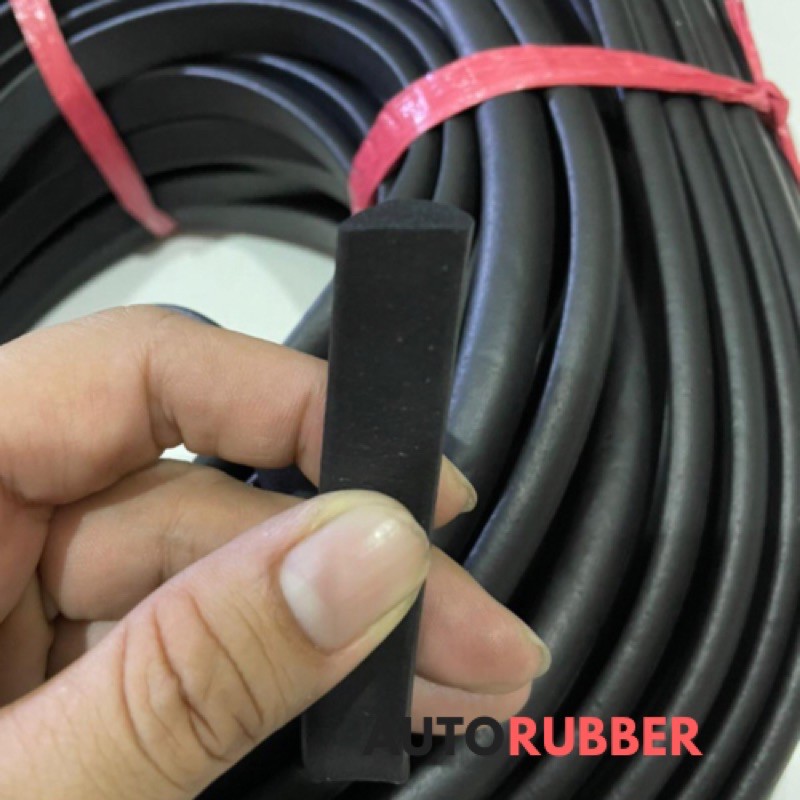 Karet Pintu Spon Rubber Sponge Peredam Setengah Lingkaran 14 X 7 Mm