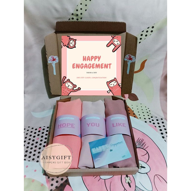 

HADIAH ULANG TAHUN KADO WISUDA HAMPERS HADIAH GIFT BOX HAMPERS ULANG TAHUN KADO UNIK WISUDA