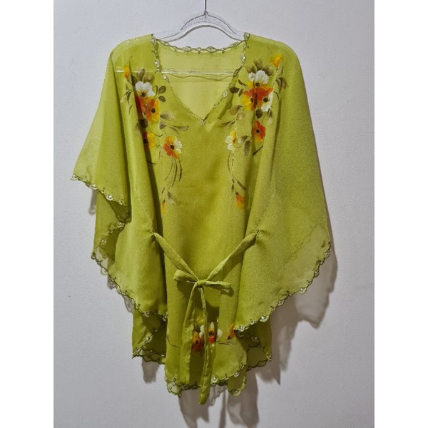 kaftan kelelawar pendek