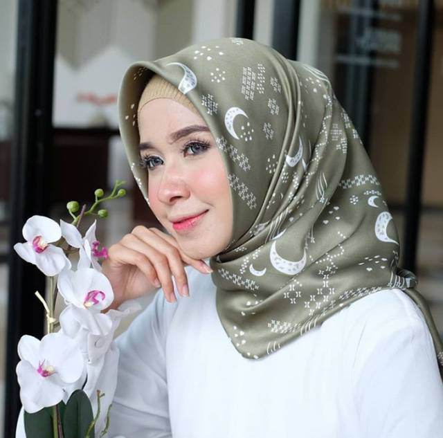 Segi Empat Moonlight Series 2