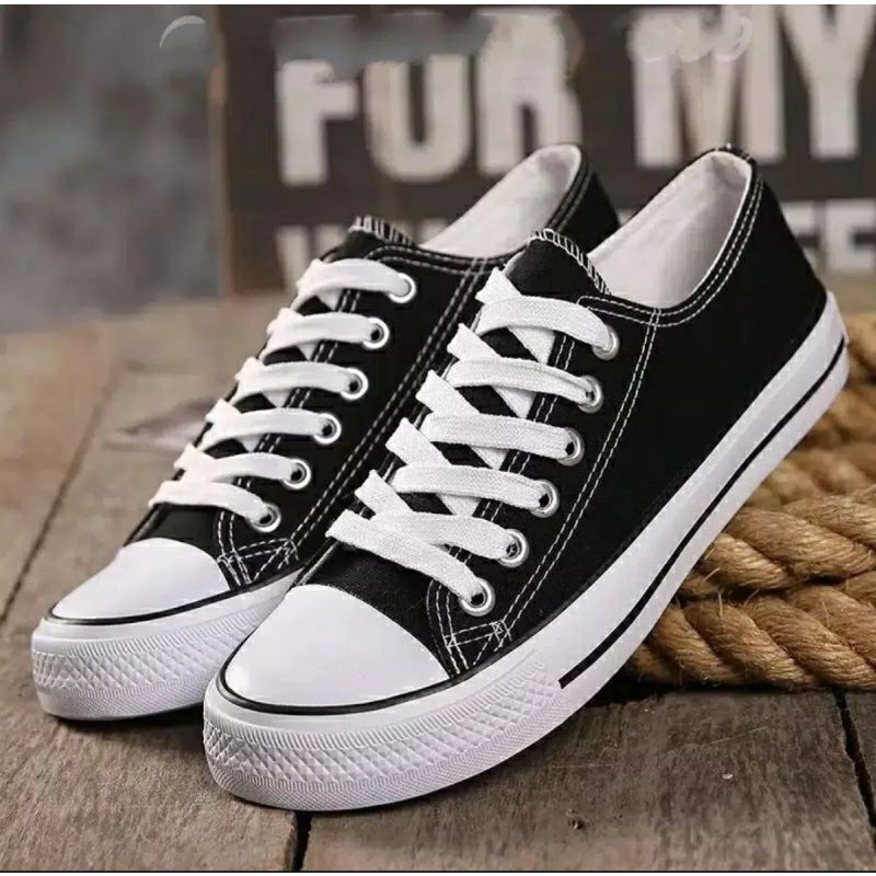 sepatu Converse hitam putih