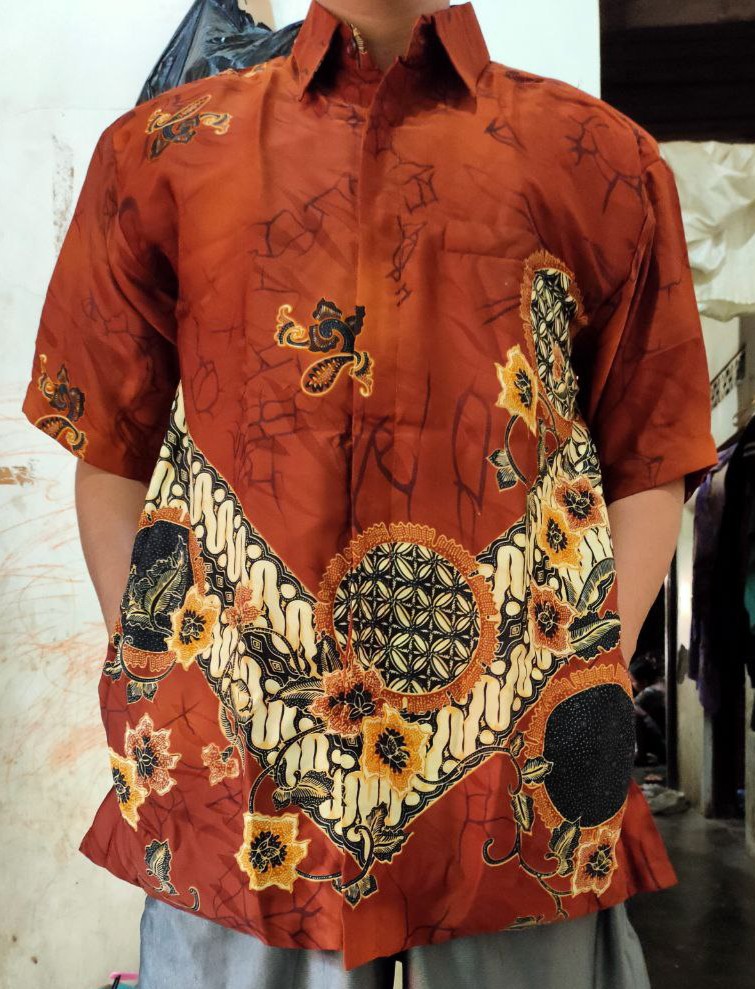 Kemeja Batik Semi Sutra Kreep Puring Istimewa Bahu Pakai Busa Kemasan Kardus Loyality