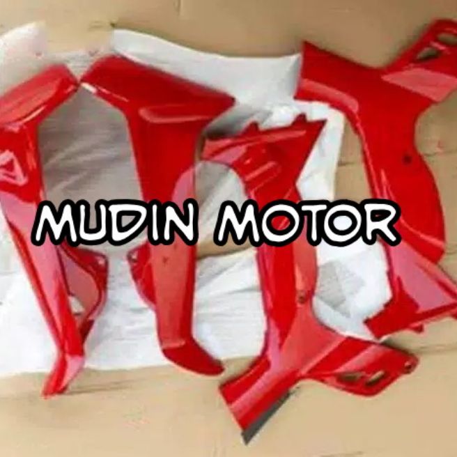 Sayap luar dalam Yamaha Vega R lama warna merah