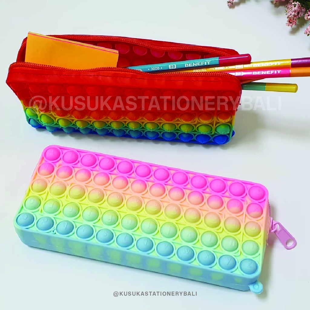 

KOTAK PENSIL KARET POP IT