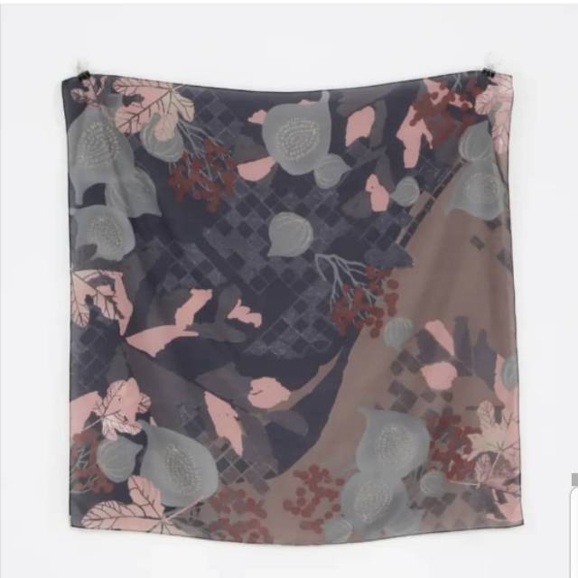 Kamiidea scarf