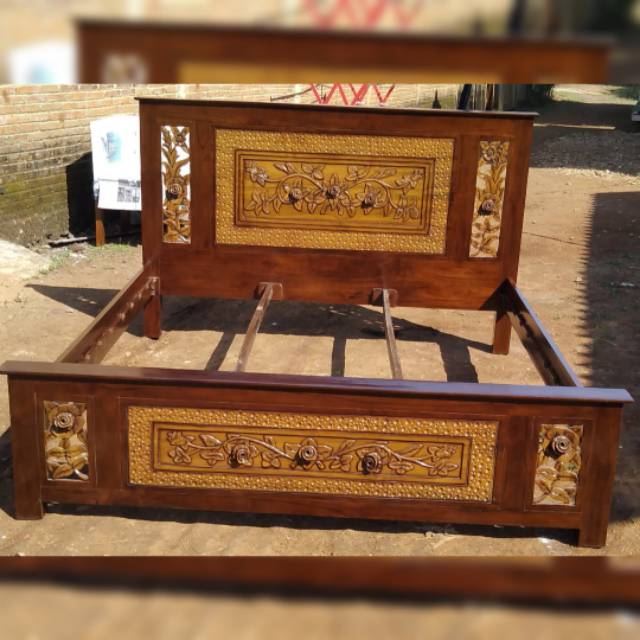 ALEKSIA - Dipan Kayu Jati Minimalis Ukiran Jepara - Dipan Kayu Jati Minimalis Ukiran Jepara  - INDOJ