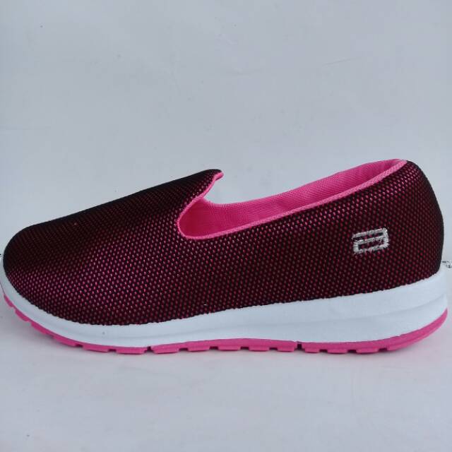 Sepatu wanita slip on ANDO GIVINA maron