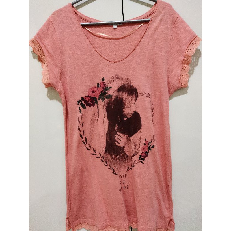 Colorbox Kaos wanita bekas