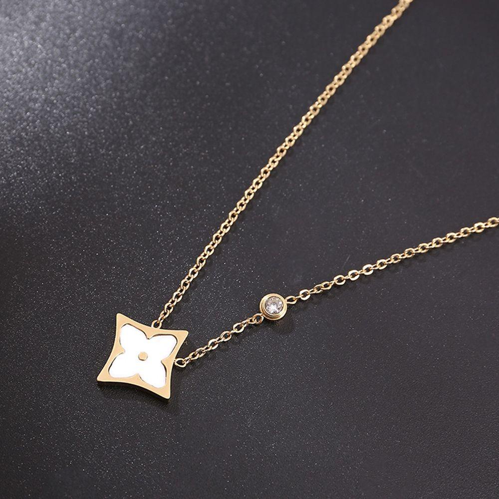 Mxbeauty Clover Necklace Charms Indah Trendi Shell Hadiah Pesta Berlian Keren Wanita Necklace