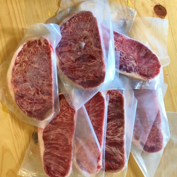 

Daging Sapi Wagyu Striploin Primary Meltique Beef Steak 100gr - 1 KG