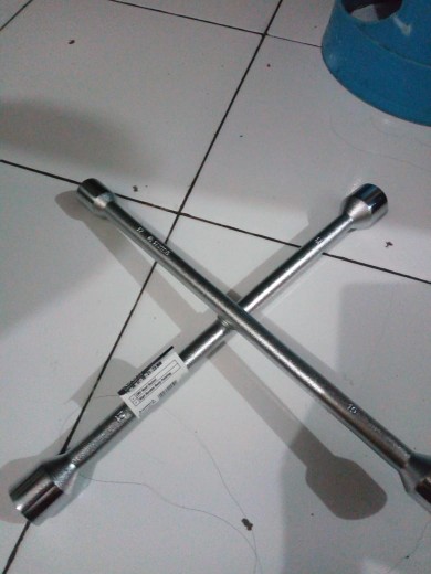 Tekiro 4 Way Cross Wrench 14 Au-wc1463 / Kunci Roda Palang 14