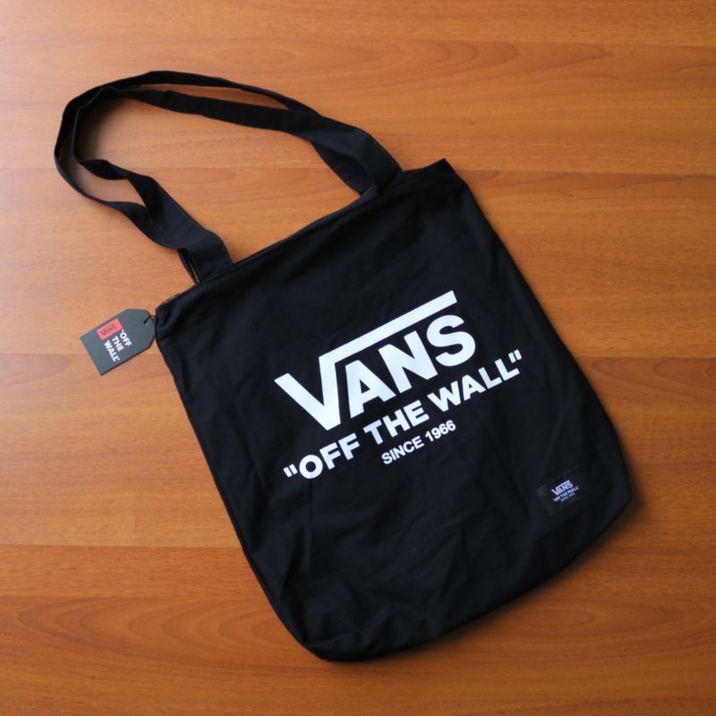 Totebag hitam vans