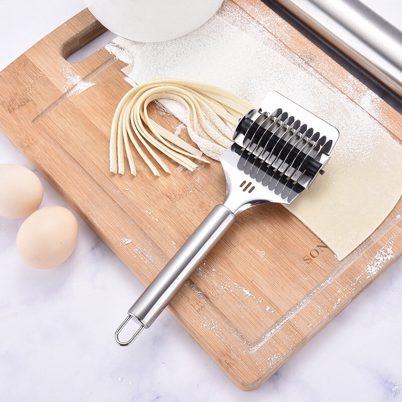 ALAT PEMBUAT MIE PASTA CETAKAN ADONAN MI ROLLER STICK MANUAL STAINLESS LA132S3 PISAU RODA PEMOTONG ROLLING NOODLES CUTTER SERBAGUNA MURAH