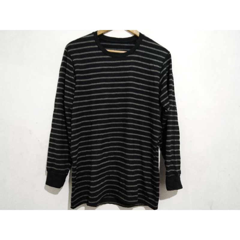 Tshirt/Kaos Uniqlo Heattech Salur Lengan Panjang Second