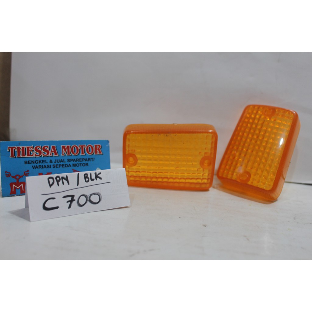 Mika Sein depan/ belakang motor honda  C700