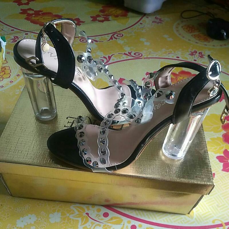 Sepatu second/valerie