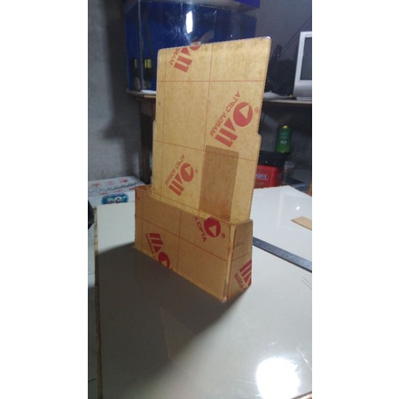 

tempat brosur akrilik A4