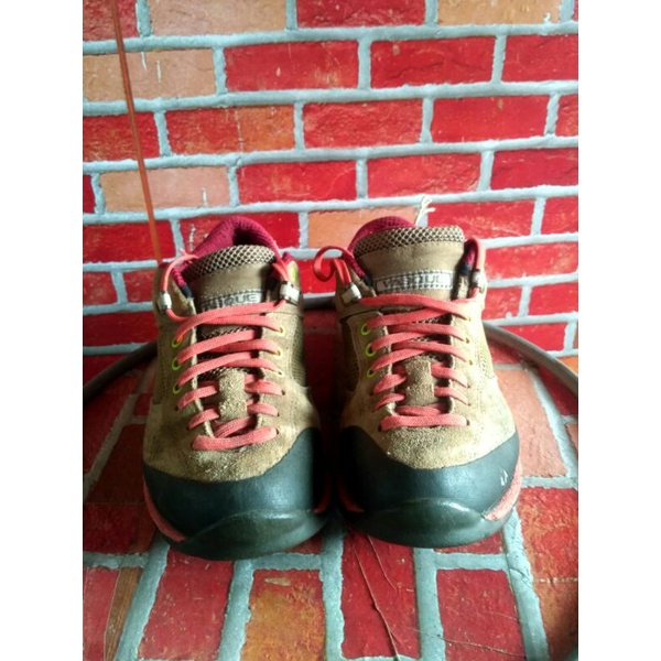 Sepatu Vasque second