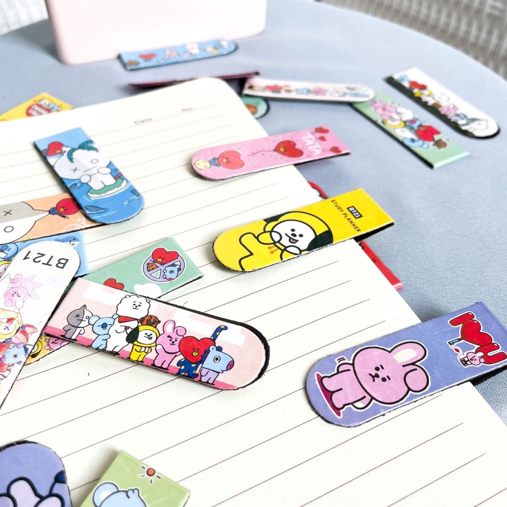 PEMBATAS BUKU BT21 BAHAN MAGNET DAPAT 1 PAPAN ISI 20PCS HARGA TERMURAH PENANDA KERTAS DAN BUKU BAHAN MAGNET MODEL BTS CUTE 1SET ISI 20 PIECE IMPORT QUALITY