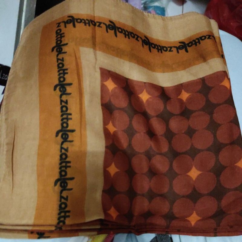 kerudung segi empat elzatta kaila linea-coklat moka