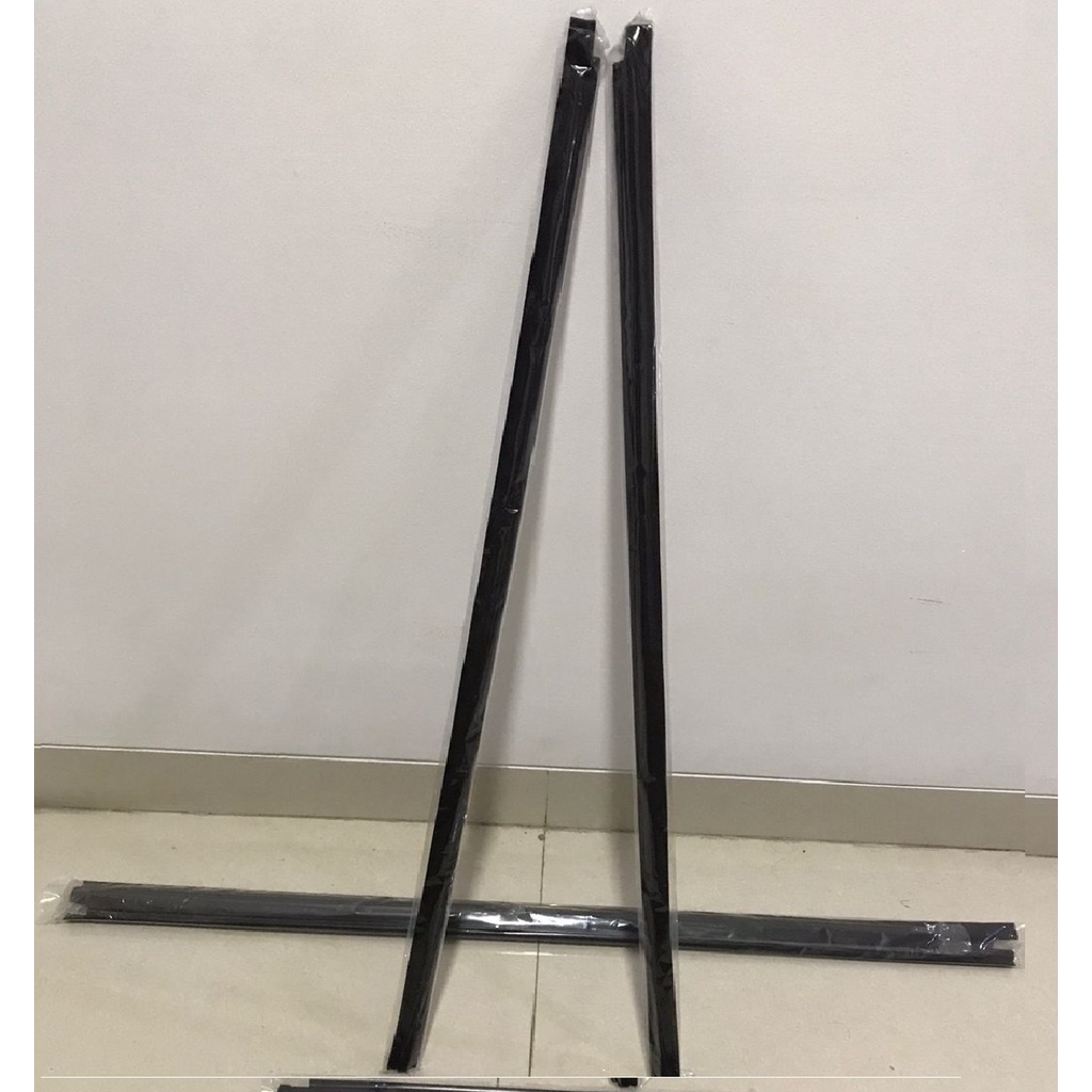 Pelipit Kaca Luar Nissan Terrano Depan Kiri Kanan | Lis Kaca Pintu Depan Terrano