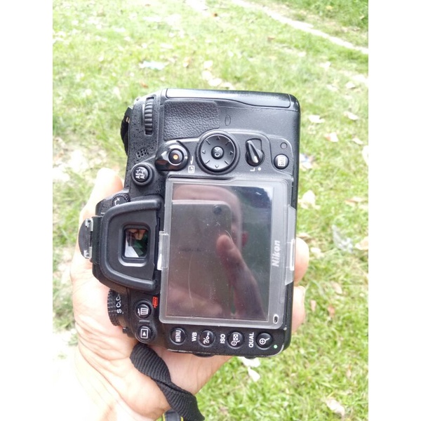 Nikon D7000 dan lensa 18-105 vr