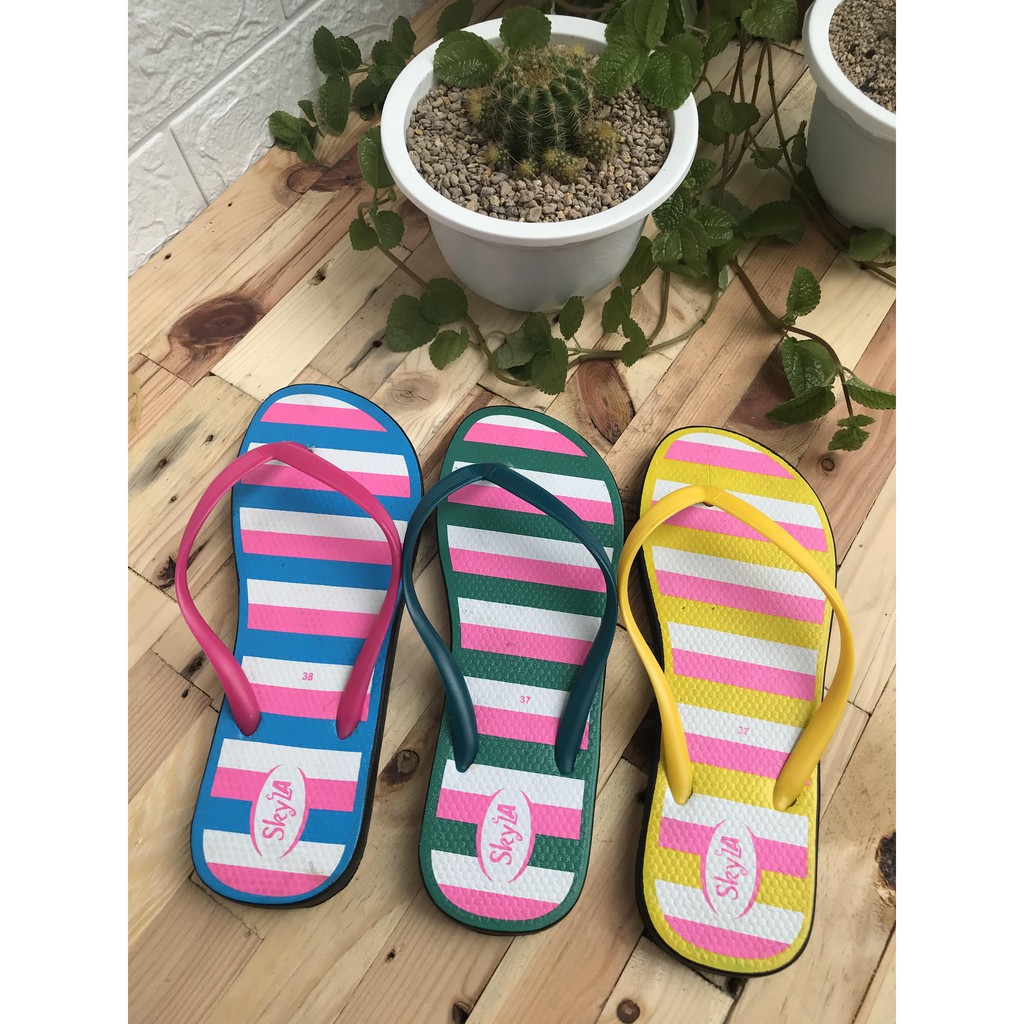 Sandal Japit Skyla Stripe bahan PVC bukan spon