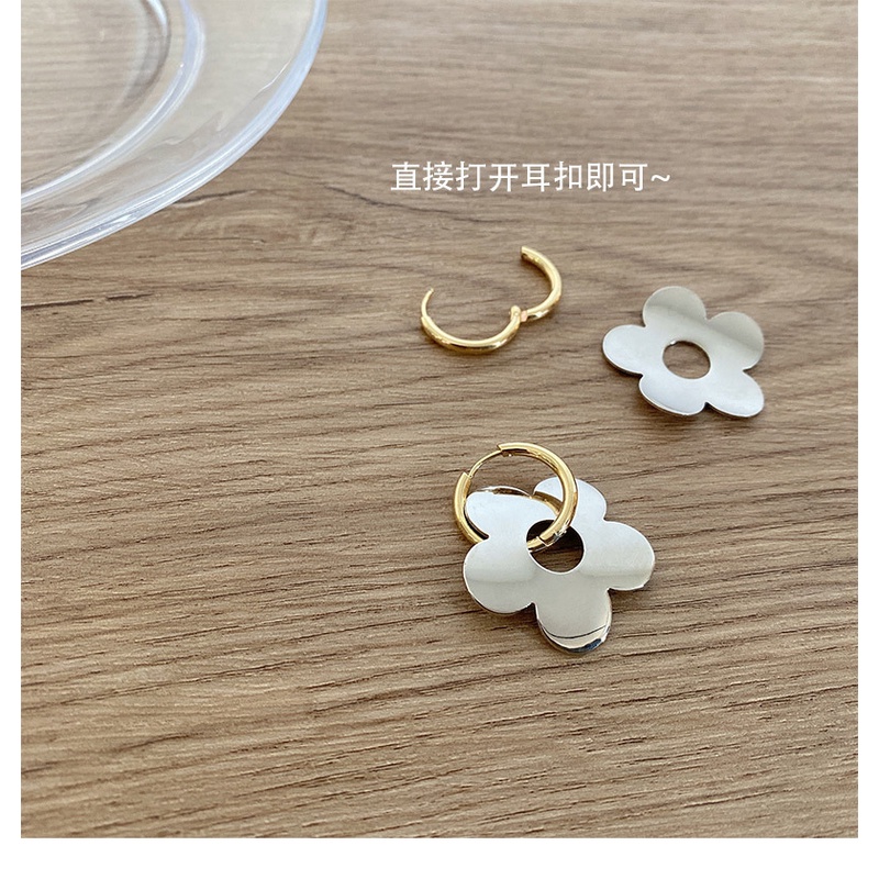 Anting Bentuk Bunga Bahan Metal Gaya Korea