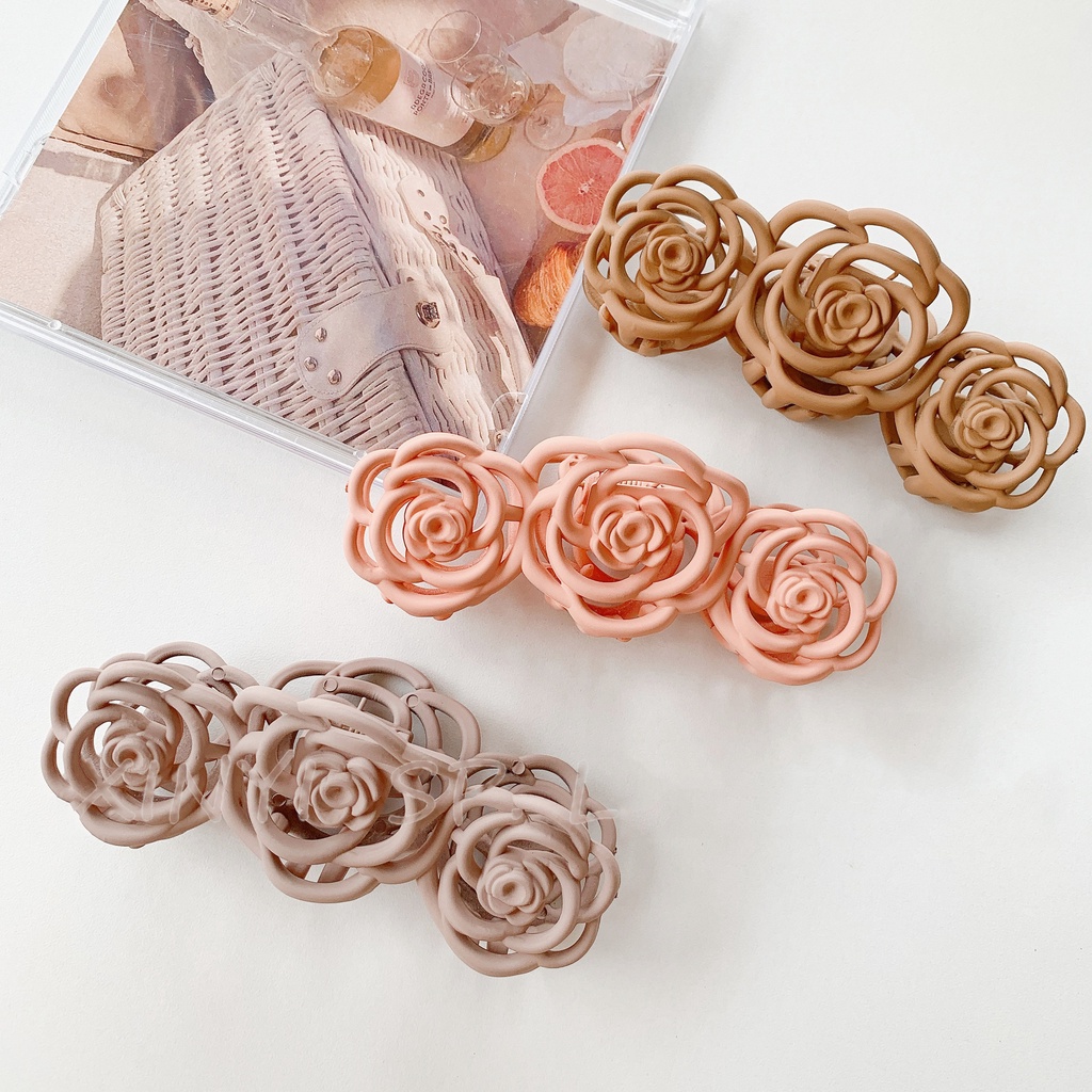 Korean Hollow Rose Hair Clip Fashion Temperament Claw Clips for Women Hair Accessories