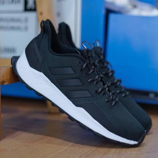 harga adidas questar original