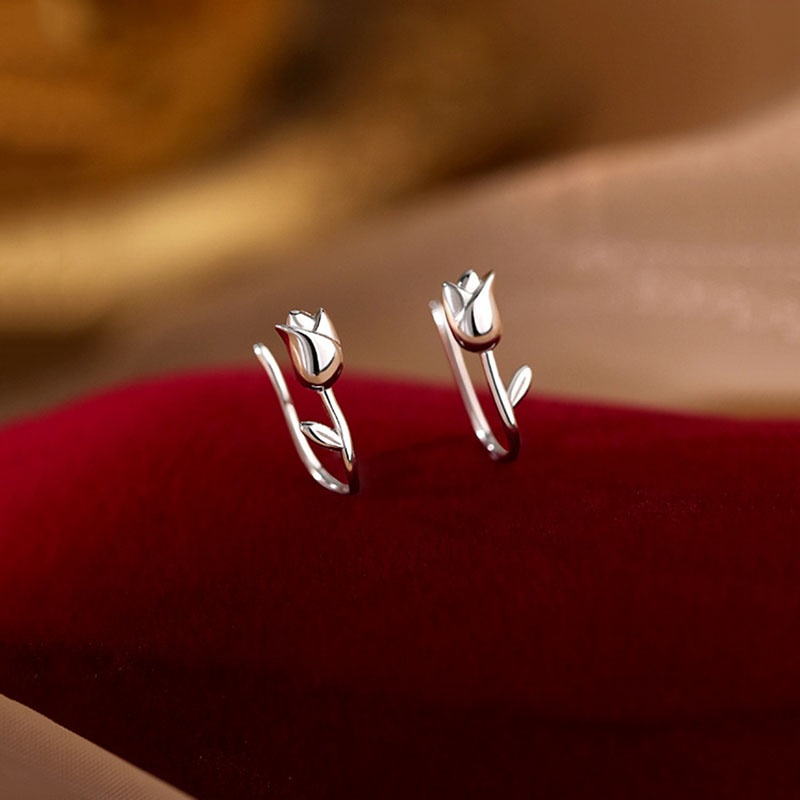 Anting Stud Piercing Bentuk Bunga Tulip Warna Silver Untuk Wanita