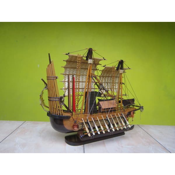 Miniatur Kapal Perang Majapahit