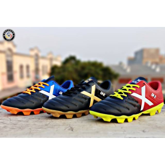 Sepatu Bola Munich One FG