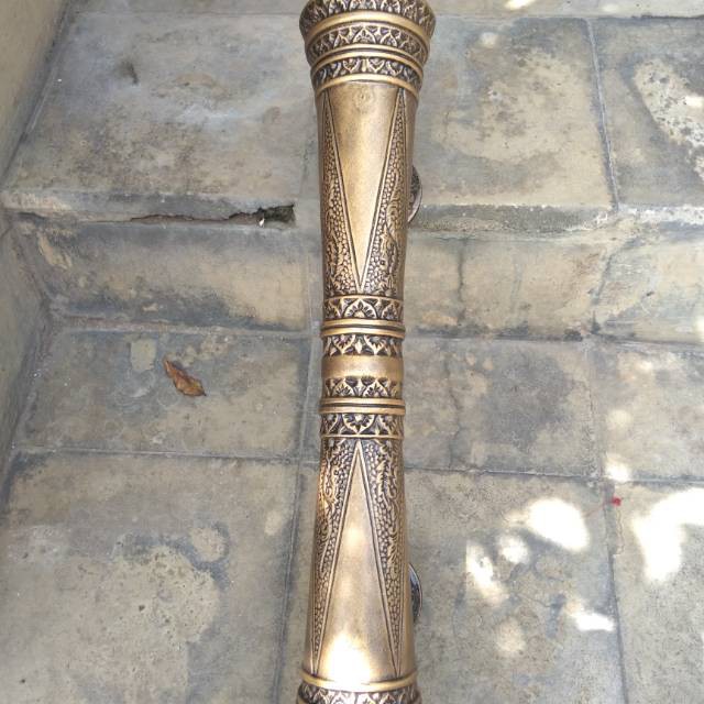 Pull handle / handle pintu aluminium antik motif ukir 40 cm Juwana