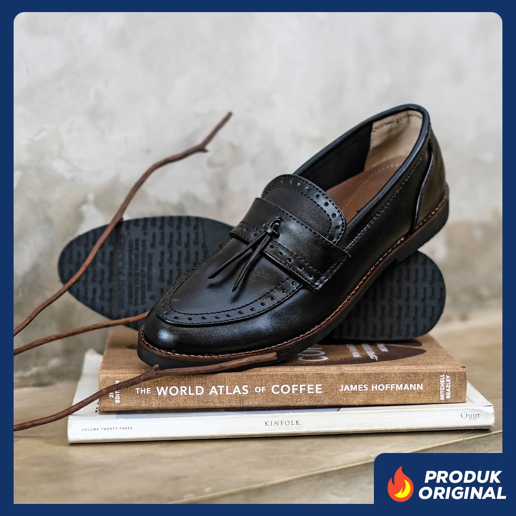 PIETRA SERIES ORIGINAL x GIANT FLAMES Sepatu Loafers Pria Slip On Formal Casual Kerja Kantor Slop Kantoran Pesta Kondangan Selop Jalan Santai Black Dark Brown Penny Loafer Semi Kulit Premium Big Size Jumbo Ukuran Besar 44 45 Keren Terbaru Kekinian Branded