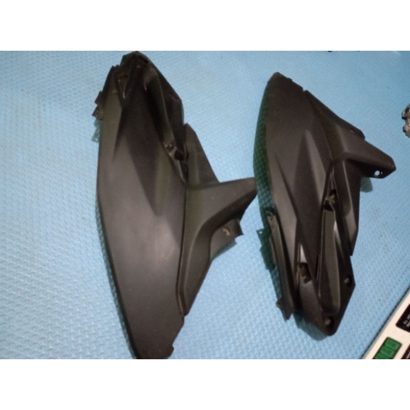 COVER SIDE R L SAMBUNGAN BODY KECI DEPAN VARIO 125 OLD ORI KZR