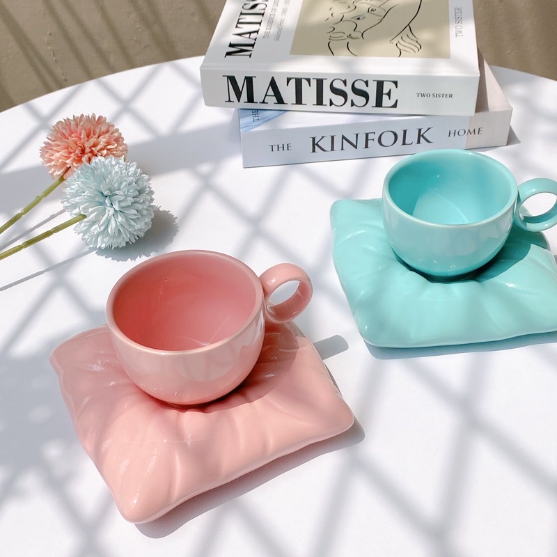 Pillow Mug / gelas keramik/ gelas aesthetic / gelas kopi / coffee mug / cangkir kopi susu teh / cang